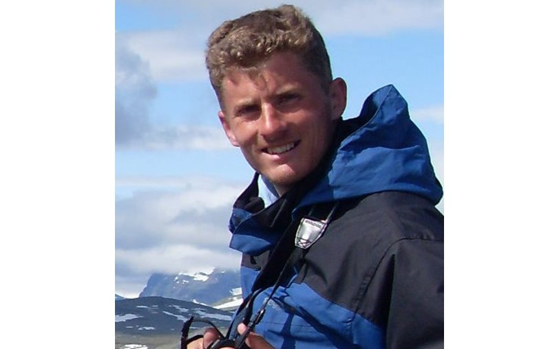 Edward Moss is fundraising for Vale House Oxford