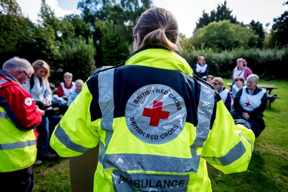 British red. Британский красный крест. Red Cross Volunteer. Red Cross Volunteer car. Volunteering in great Britain.