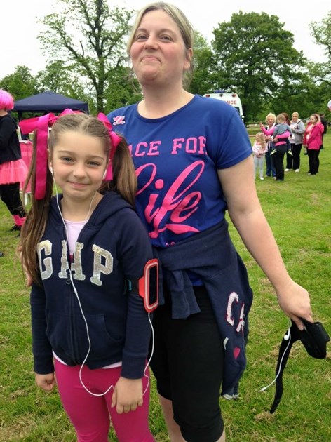 Danielle Perryman is fundraising for Cancer Research UK