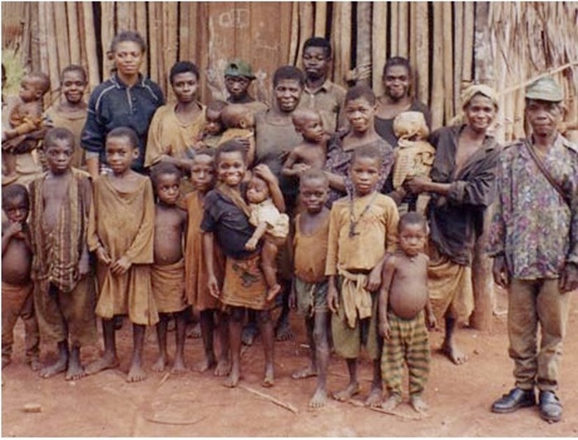 Самые низкие народы африки. Пигмеи народ Африки 19 век. Пигмеи Конго. Пигмеи народ Африки рост.