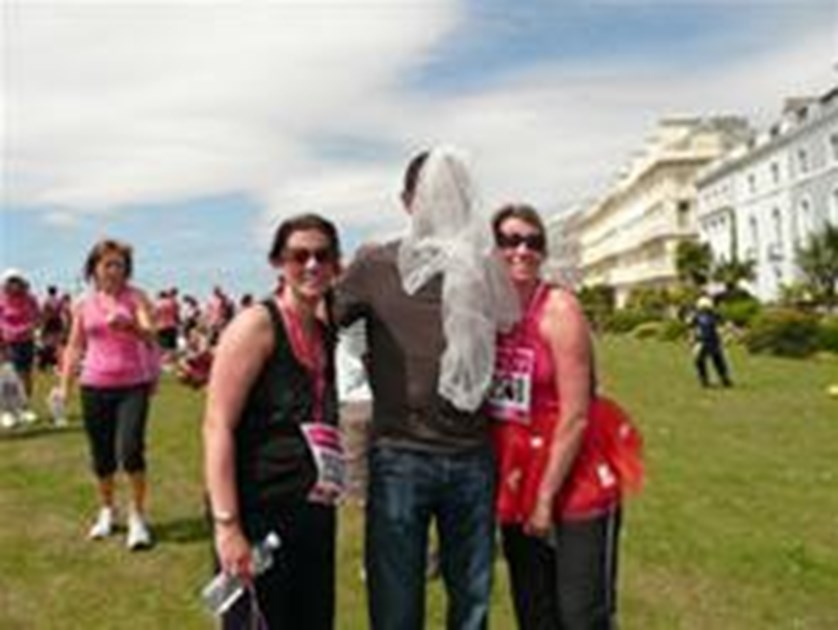 Rebecca Ramsden is fundraising for Cancer Research UK