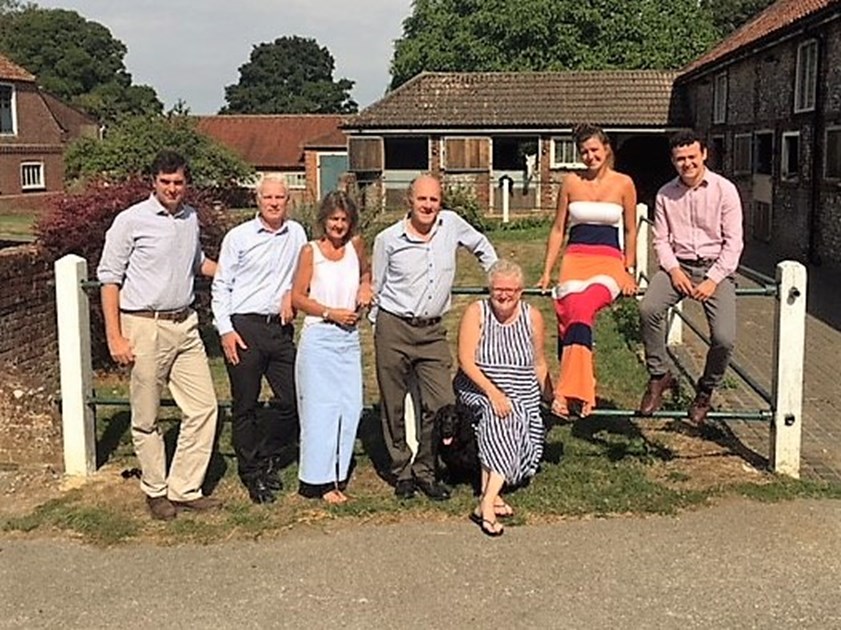 Team Moundsmere is fundraising for Cancer Research UK