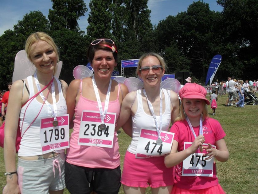 Lorraine Barratt is fundraising for Cancer Research UK