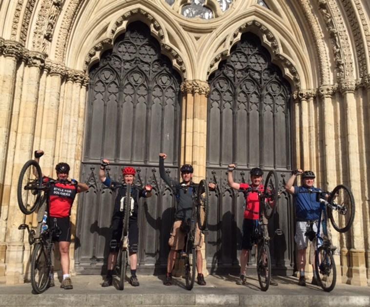 Robin Mackinlay is fundraising for Cancer Research UK