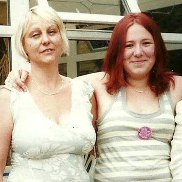 Emma Mackay is fundraising for Cancer Research UK