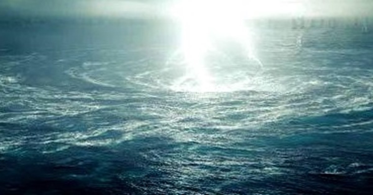 Вода с края света 2011. Пираты Карибского моря битва в водовороте. Пираты Карибского моря водоворот.