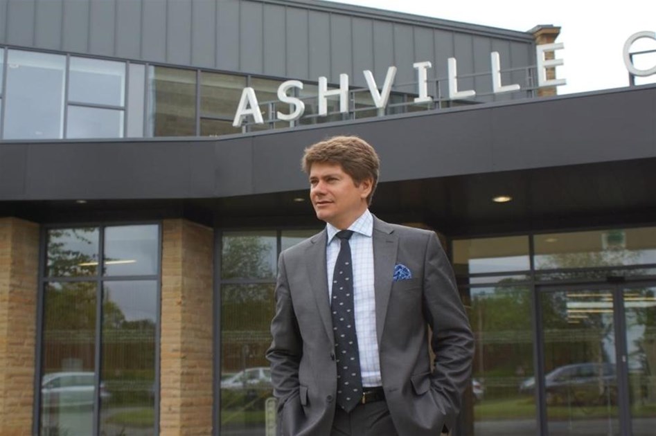 David Lauder is fundraising for Open Arms Malawi