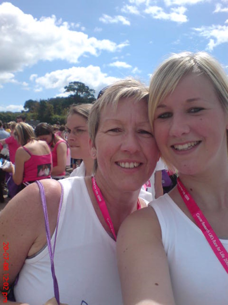 Elizabeth Bowskill is fundraising for Cancer Research UK