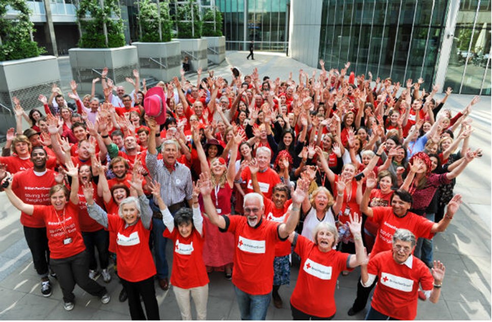 British red. Британский красный крест. Volunteering Red Cross. Молодёжь красный цвет. Германия человек красный.