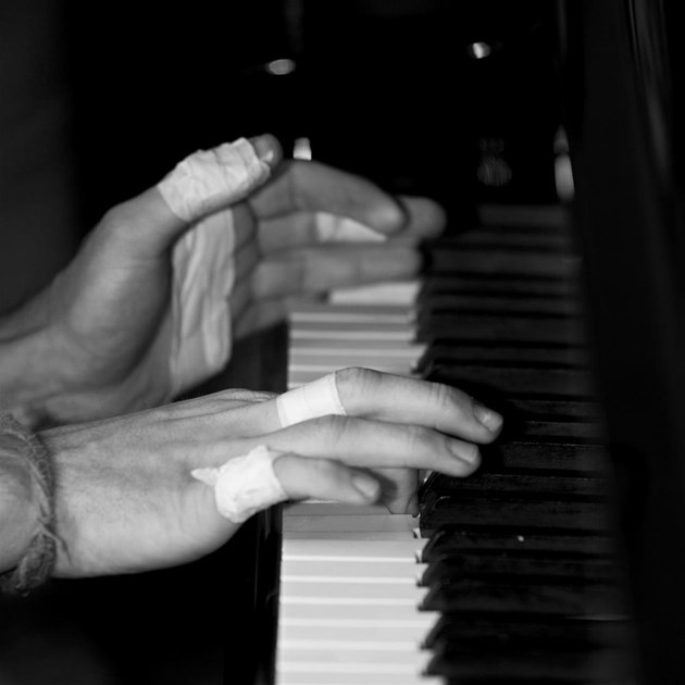 Stephen Ridley is fundraising for Cancer Research UK