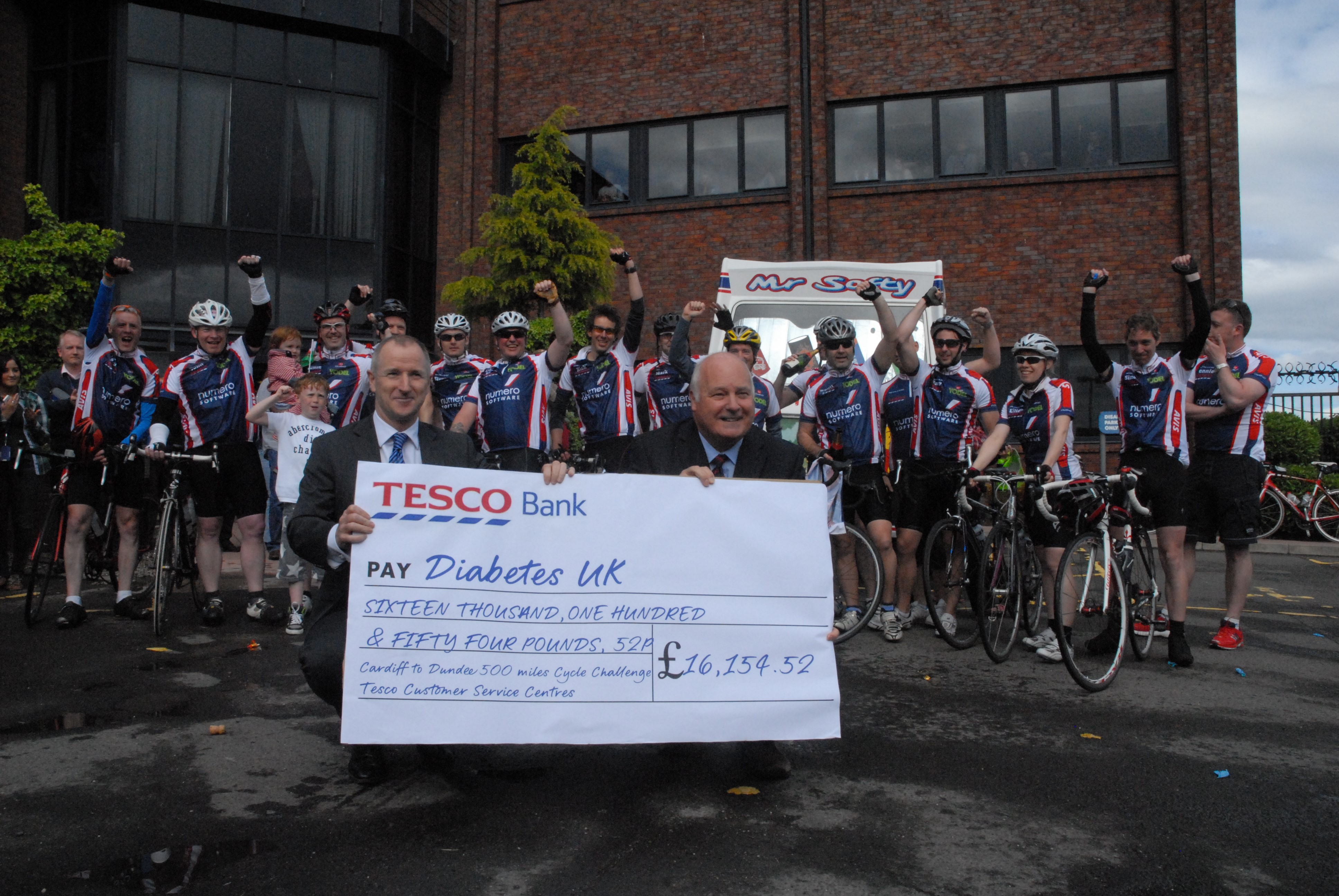 Tesco road online bike