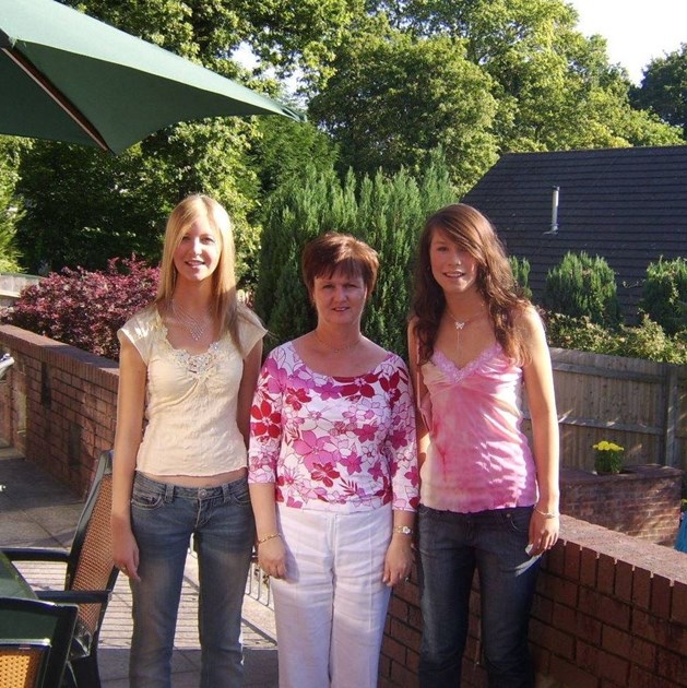 Caryl is fundraising for Cancer Research UK