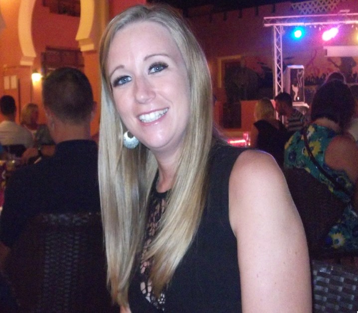Claire Ratcliffe is fundraising for Cancer Research UK